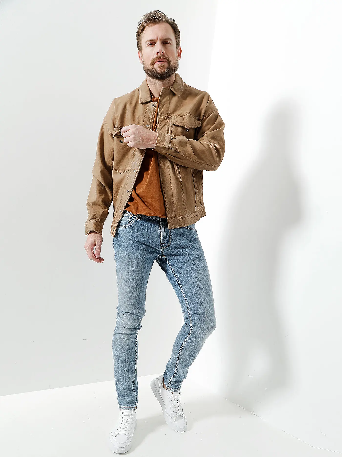 NUDIE JEANS | T-Shirt Roger | braun